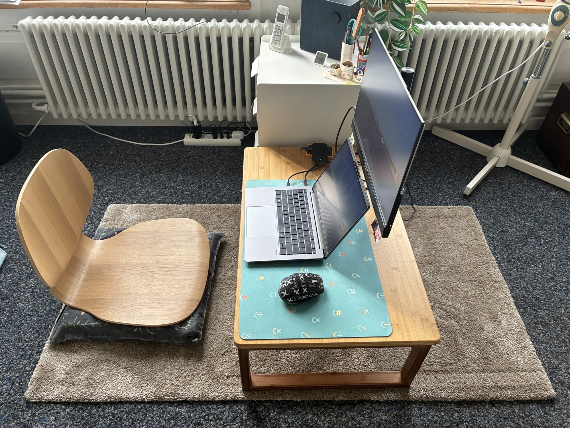 Man sieht den oben Beschrieben Arbeitsplatz von mir.